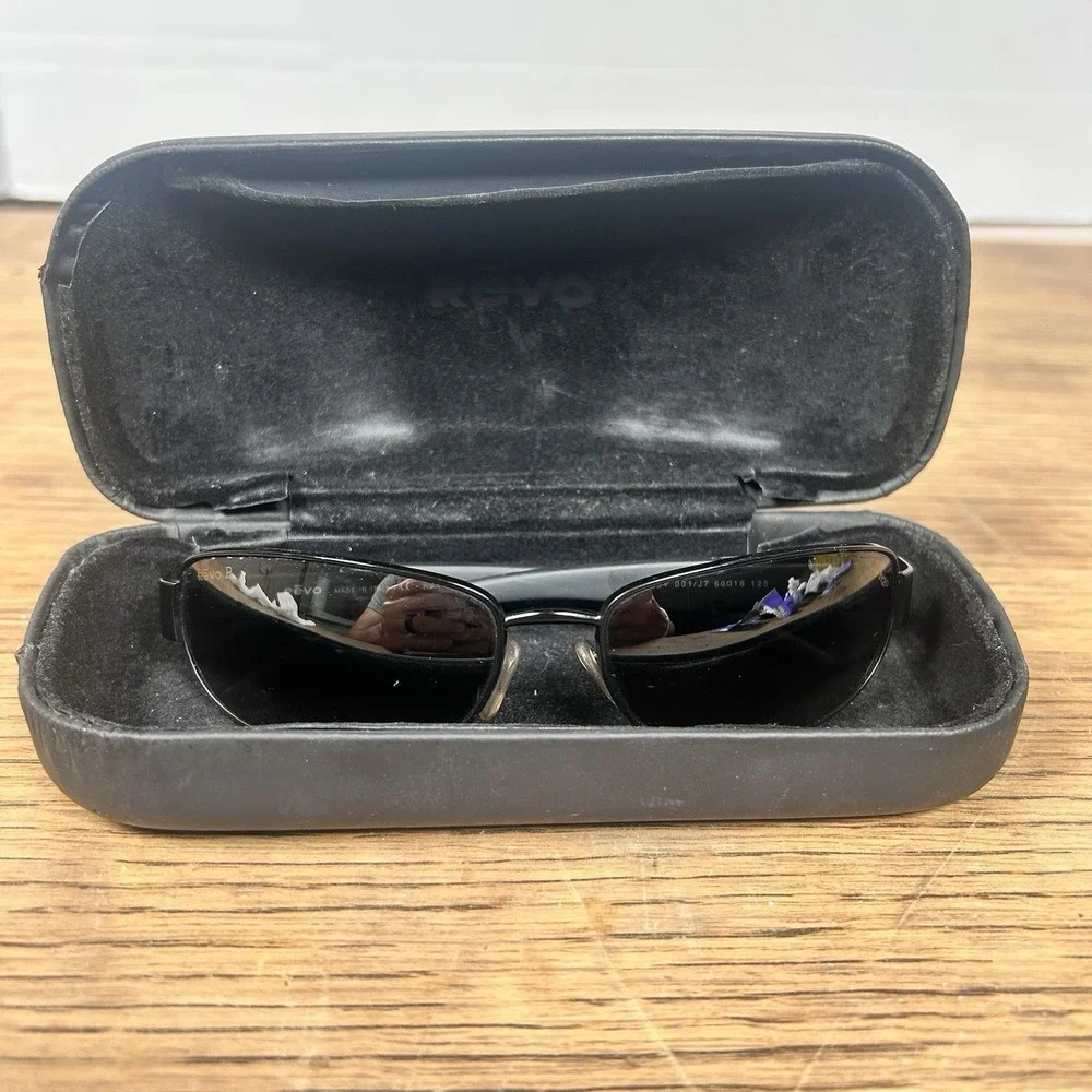 Vintage Revo 3067 001/J7 Polarized H2O Lens Black/Gray Sunglasses 60-16-125mm